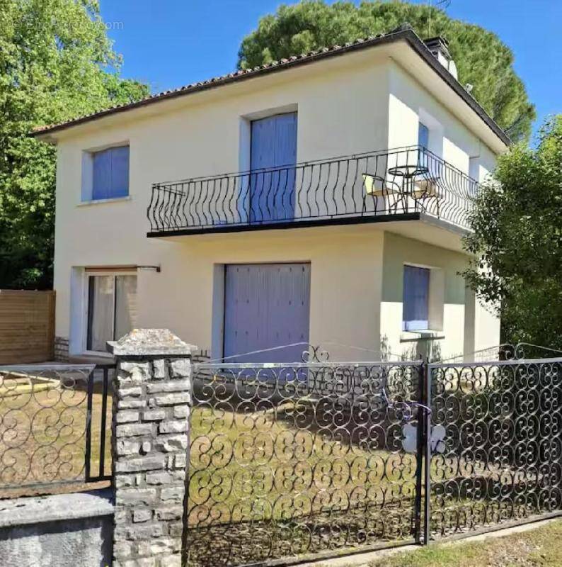 Maison à RUFFEC