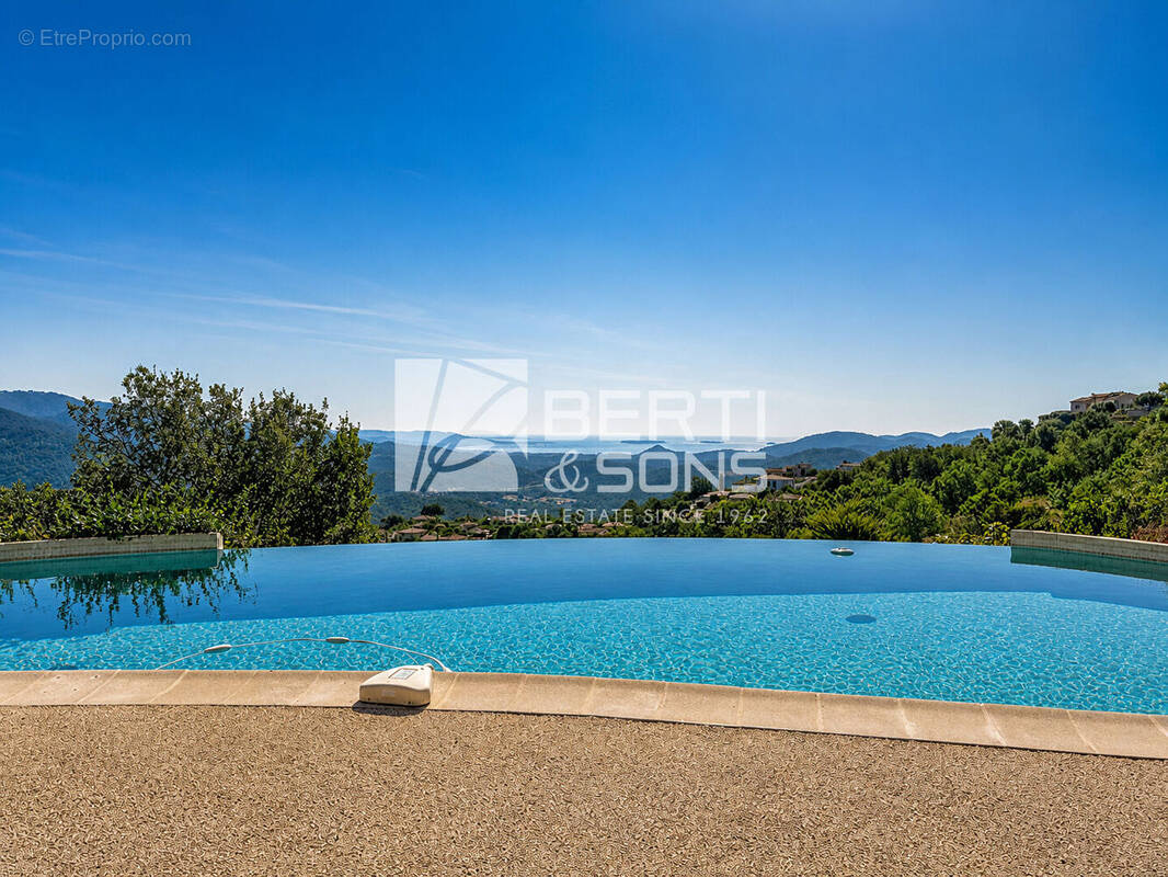 Photo Maison à Les Adrets-De-L'esterel au prix de 1 450 000€