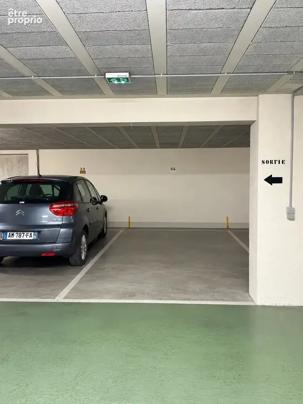 Place de parking idéalement situé - photo 2