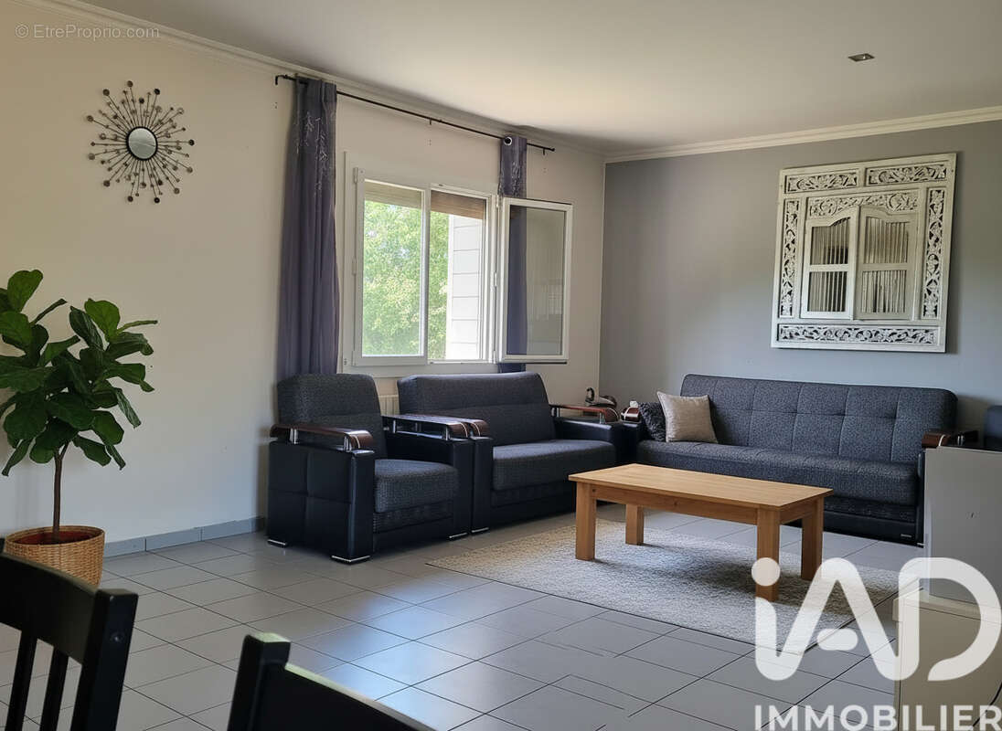 Photo 2 - Maison à LA TOUR-DU-CRIEU