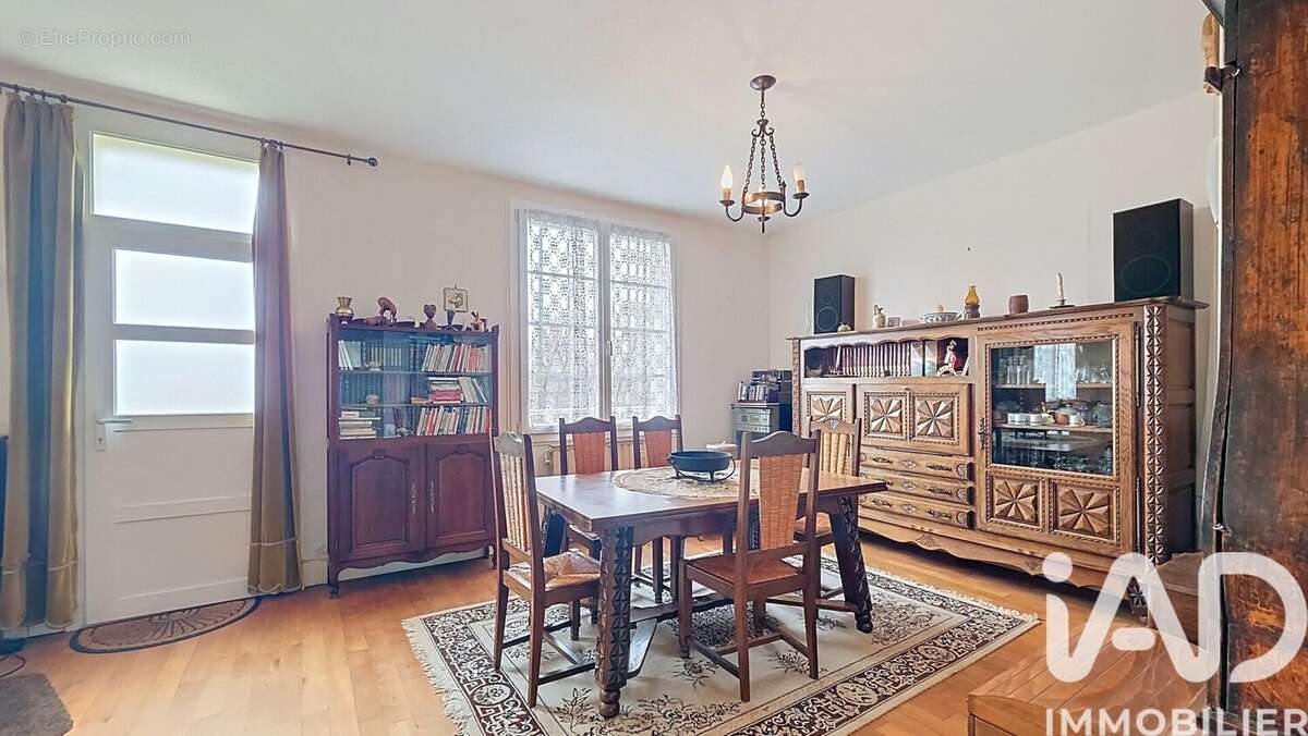 Photo 3 - Maison à YZEURE