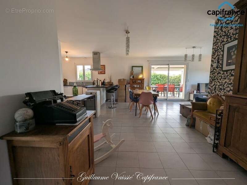Maison à vendre 5 pièces - 3 chambres - VOUNEUIL SOUS BIARD (86) - photo 9