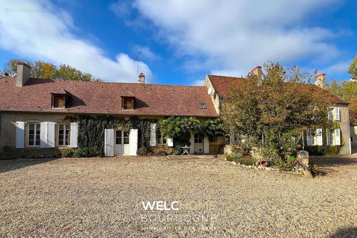 Maison à MARS-SUR-ALLIER