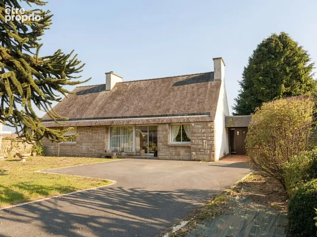 Maison à PLOUNEOUR-MENEZ