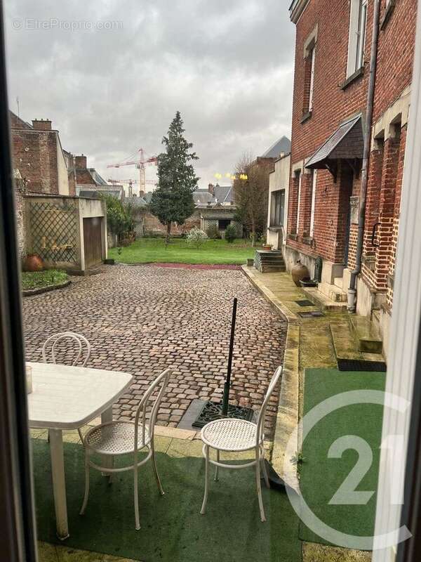 Autre à SAINT-QUENTIN