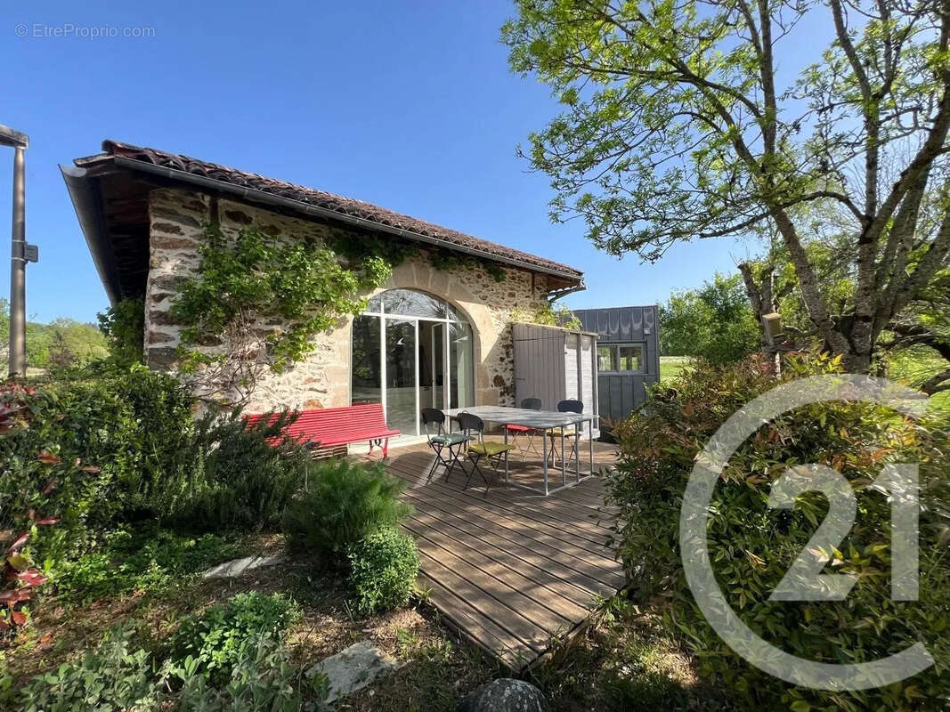 Maison 267 m² à Saint-Etienne-De-Maurs  - photo 5