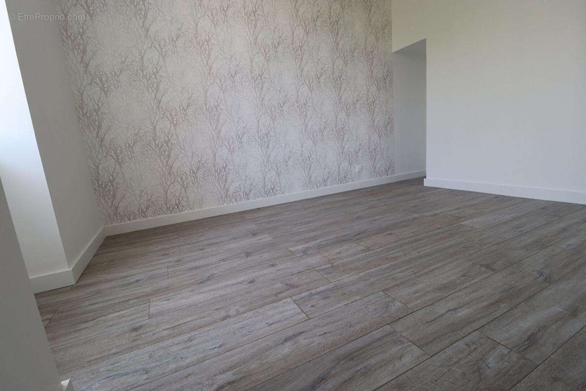 Maison Neris Les Bains 8 pièce(s) 108 m2 - photo 14