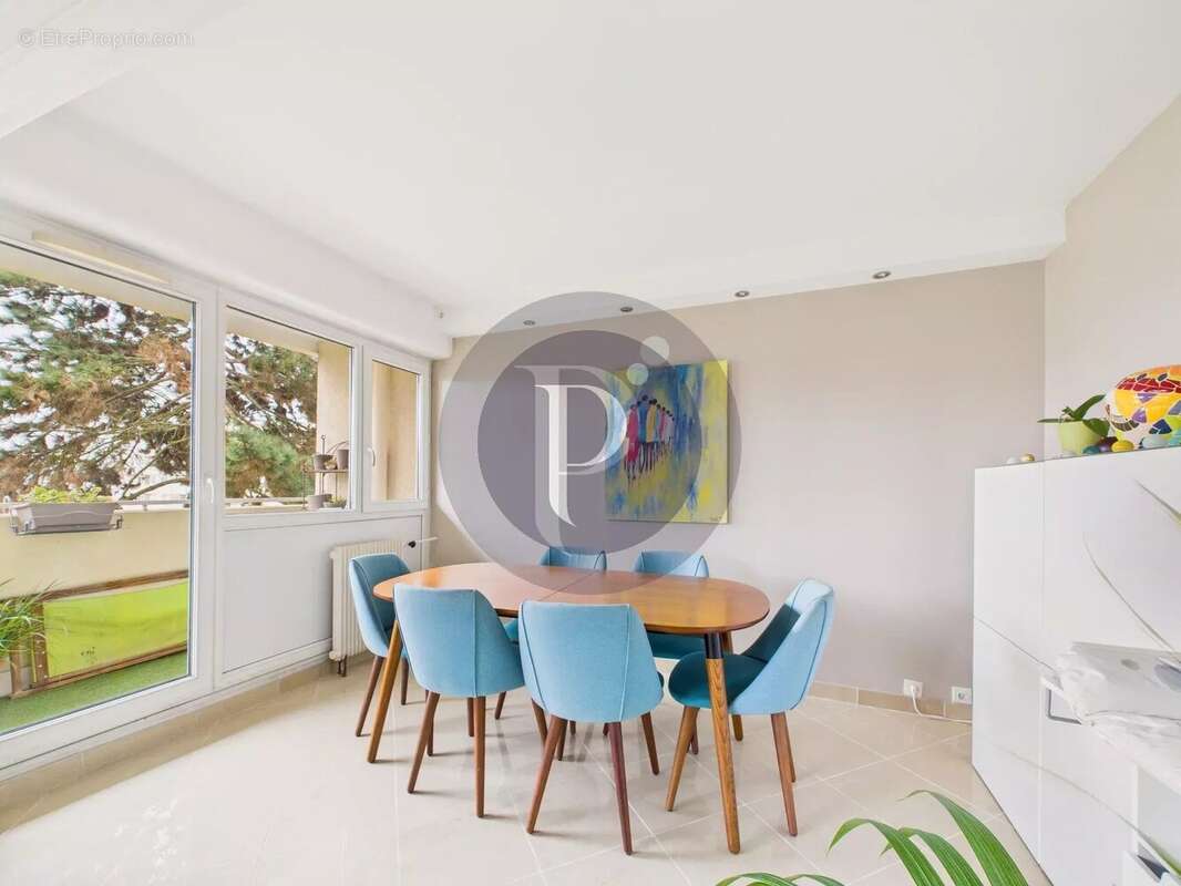 Appartement à LE PLESSIS-ROBINSON