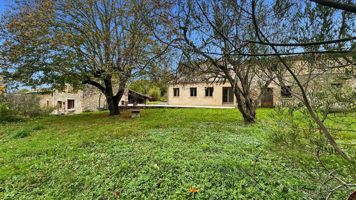 Châteaudouble (26120) : 2 tènements sur 8300 m2, en zone naturelle - photo 6