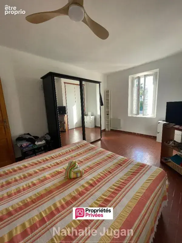 A vendre Maison atypique - Six Fours Les Plages 6P de 156.35 m2 avec garage et piscine - photo 11