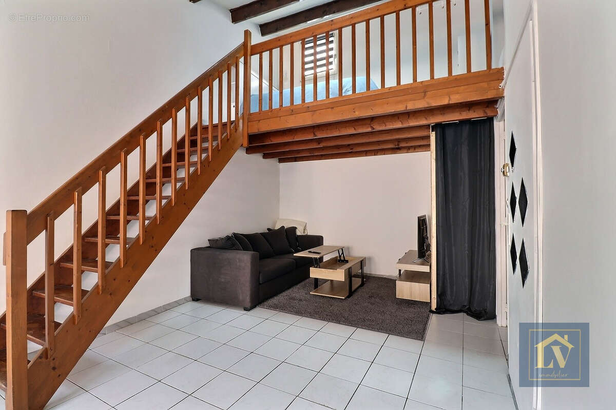 Appartement à PEZILLA-LA-RIVIERE