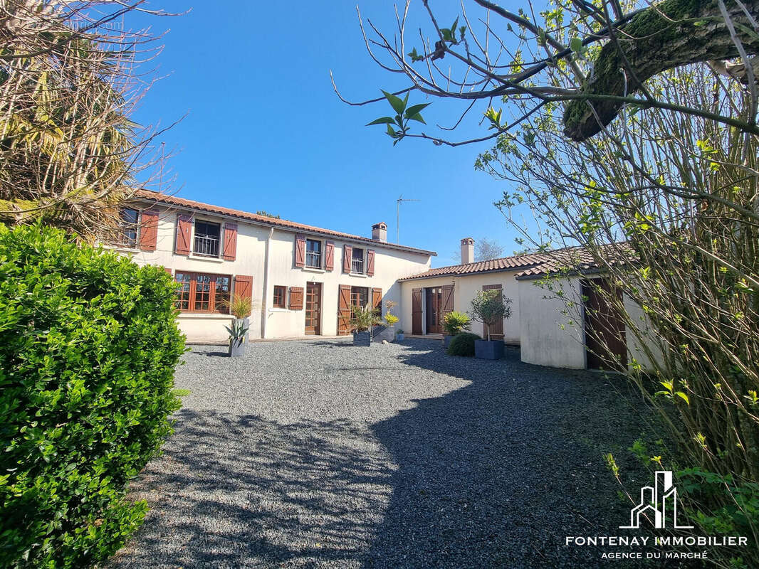 Maison à SAINT-HILAIRE-DE-VOUST