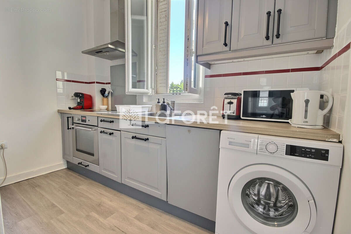Appartement à COURBEVOIE