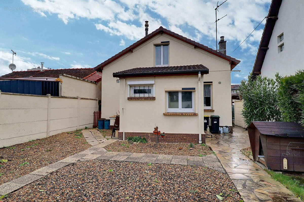 Maison à LE BLANC-MESNIL
