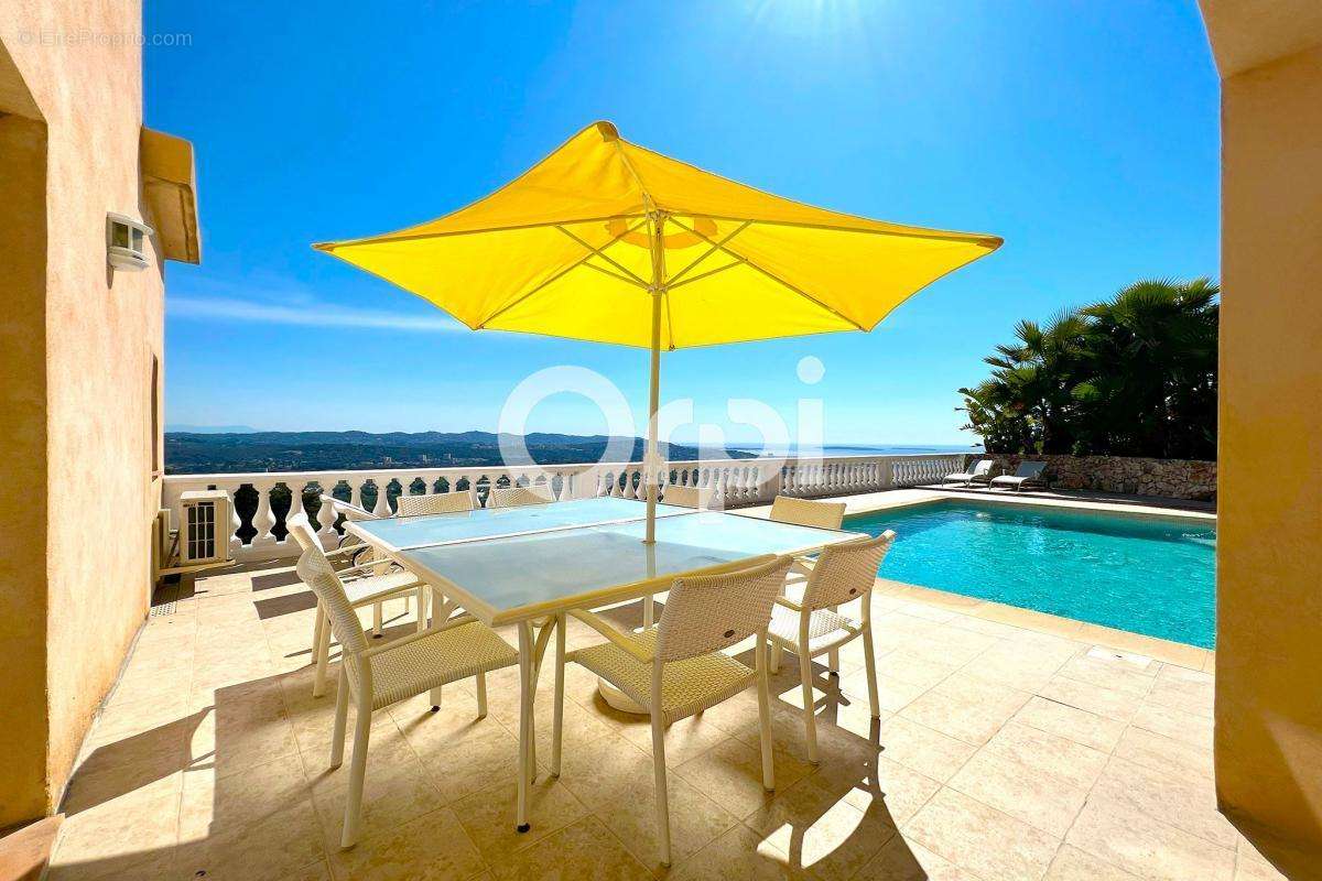 Maison à MANDELIEU-LA-NAPOULE