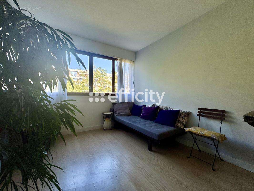 Appartement à LA CELLE-SAINT-CLOUD