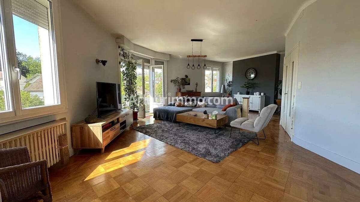 Appartement à LONS-LE-SAUNIER