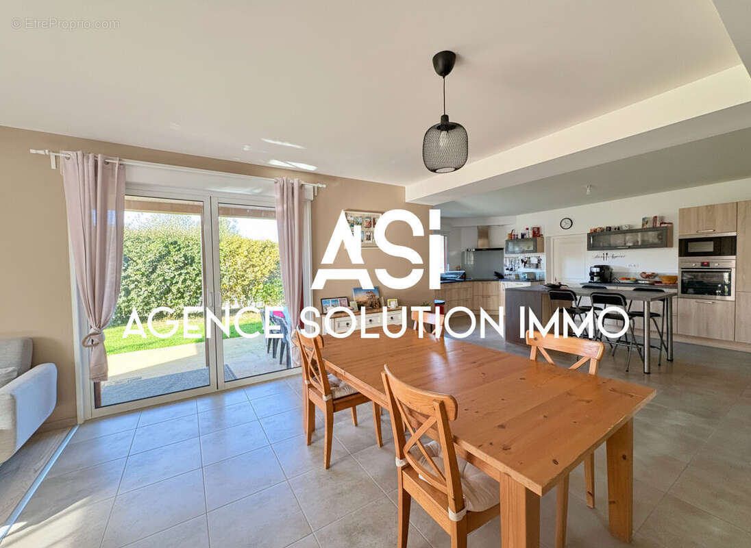 Maison à SAINT-PIERRE-LA-COUR