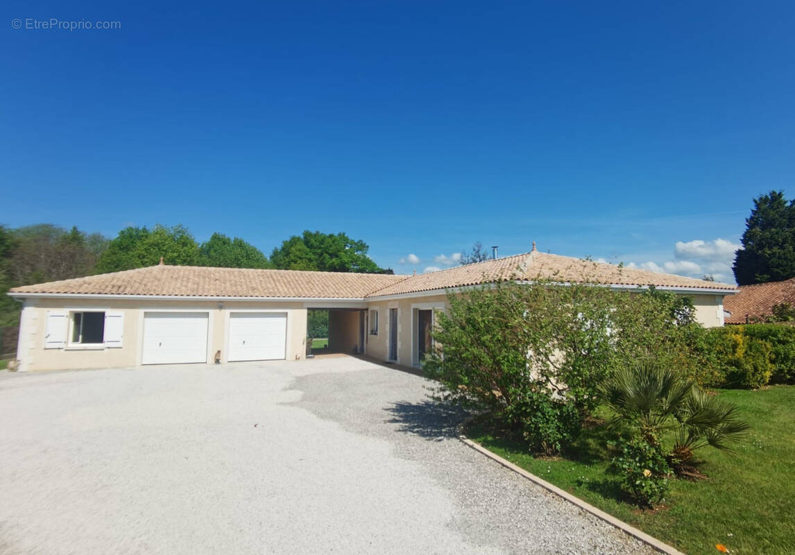 Maison à CHASSENEUIL-SUR-BONNIEURE