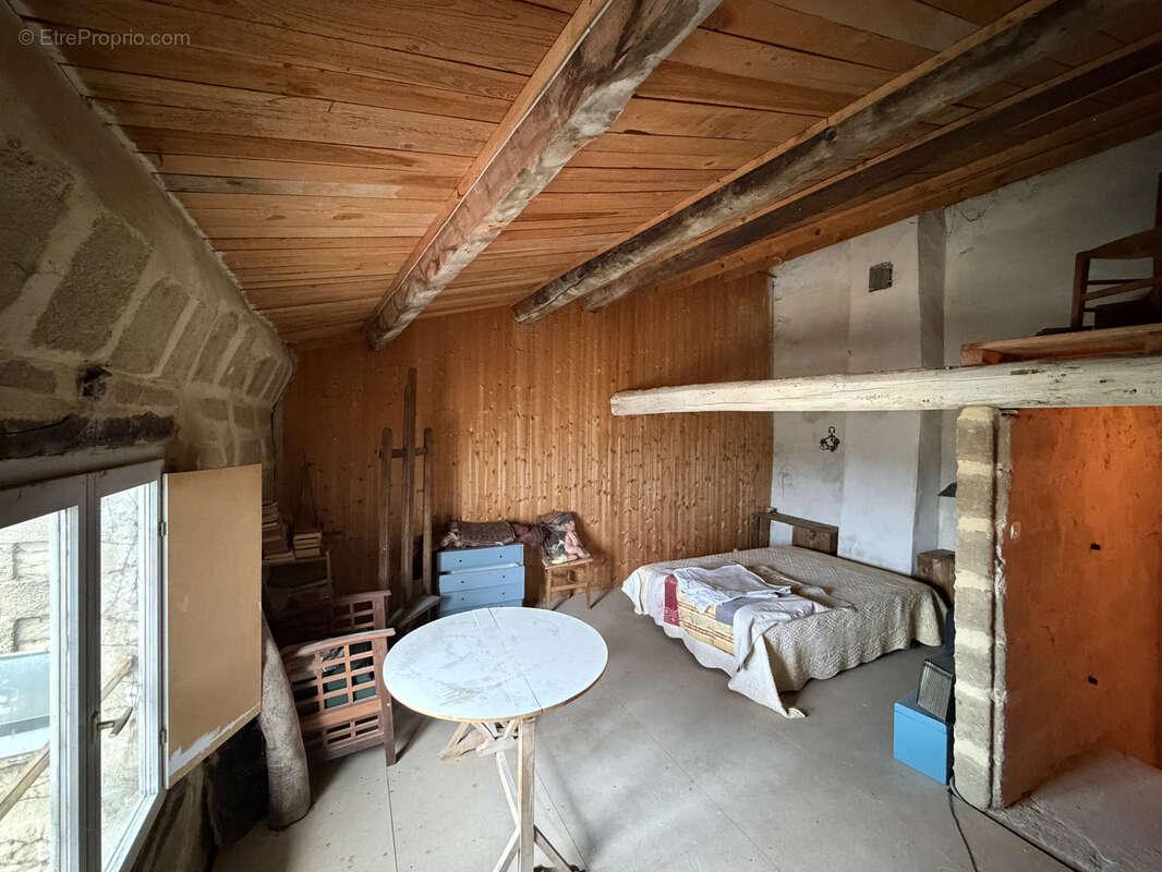 Maison à SAINT-QUENTIN-LA-POTERIE