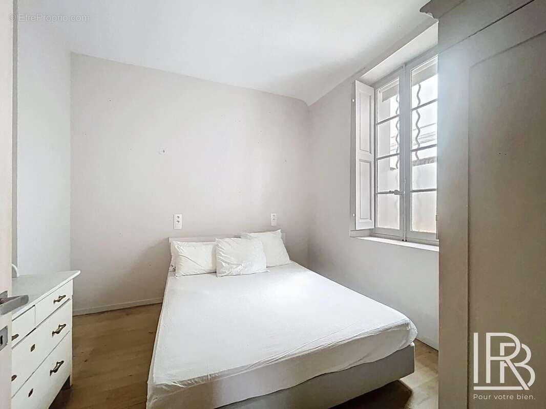 Appartement à MARSEILLE-1E