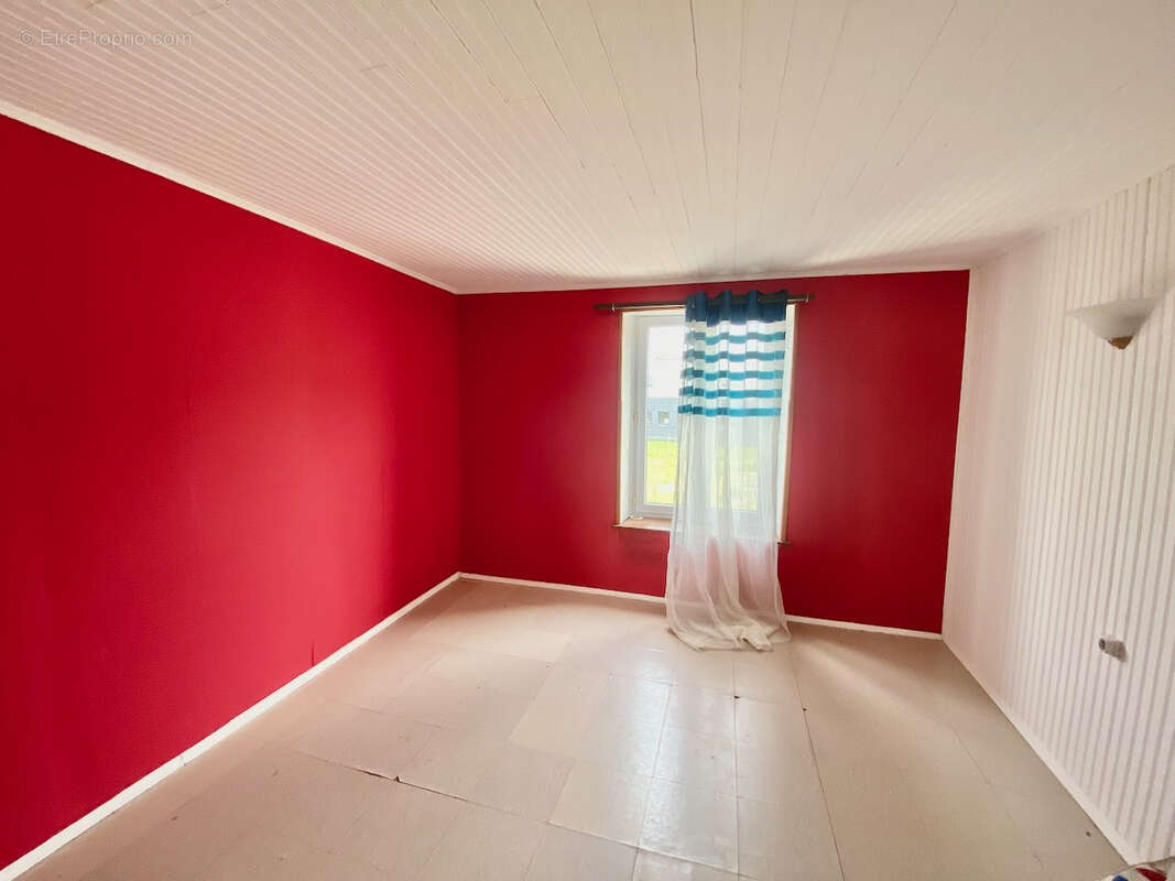 Maison à AVESNES-SUR-HELPE