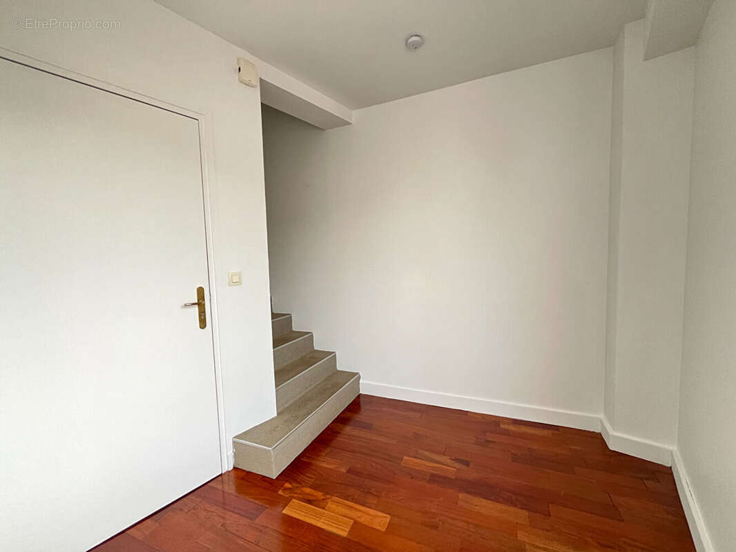 Appartement à SURESNES