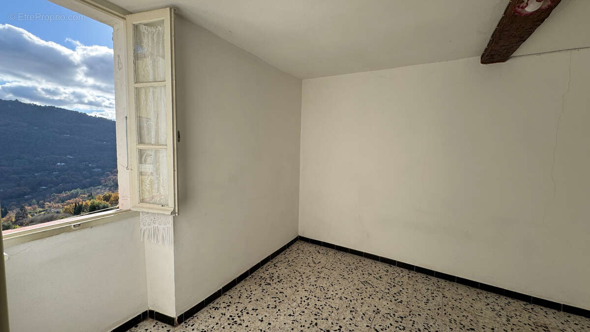 Appartement à LE BAR-SUR-LOUP