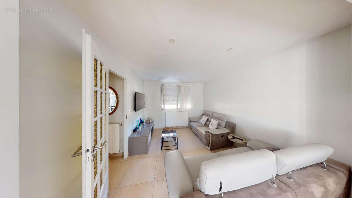 Maison à VIRY-CHATILLON