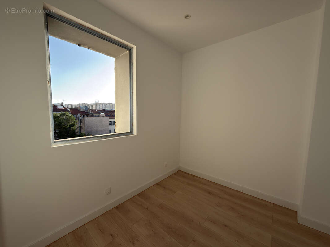 Appartement à MARSEILLE-1E