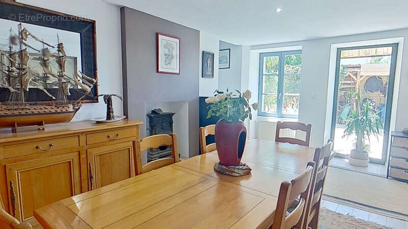 Maison en pierre , pleine de charme - 3 Chambres et mezzanine - COURNON - photo 7