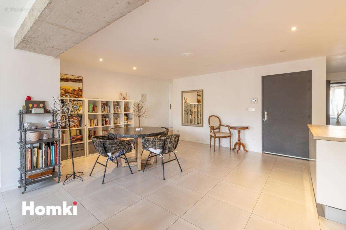 Appartement à MARSEILLE-7E