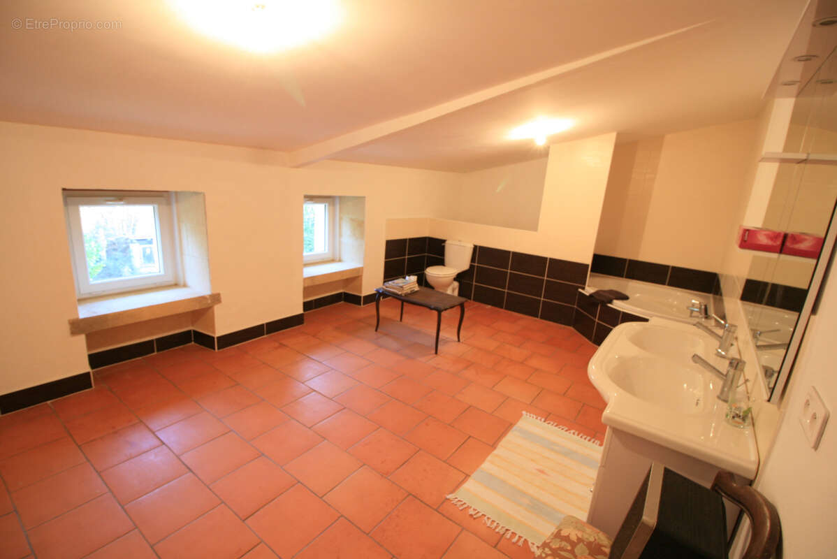  Maison en pierre six chambres deux bureaux - photo 22