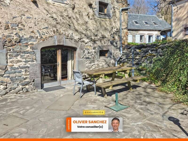 Maison de caractère avec 2 gîtes - SAINT BONNET PRES ORCIVAL (63) - photo 6