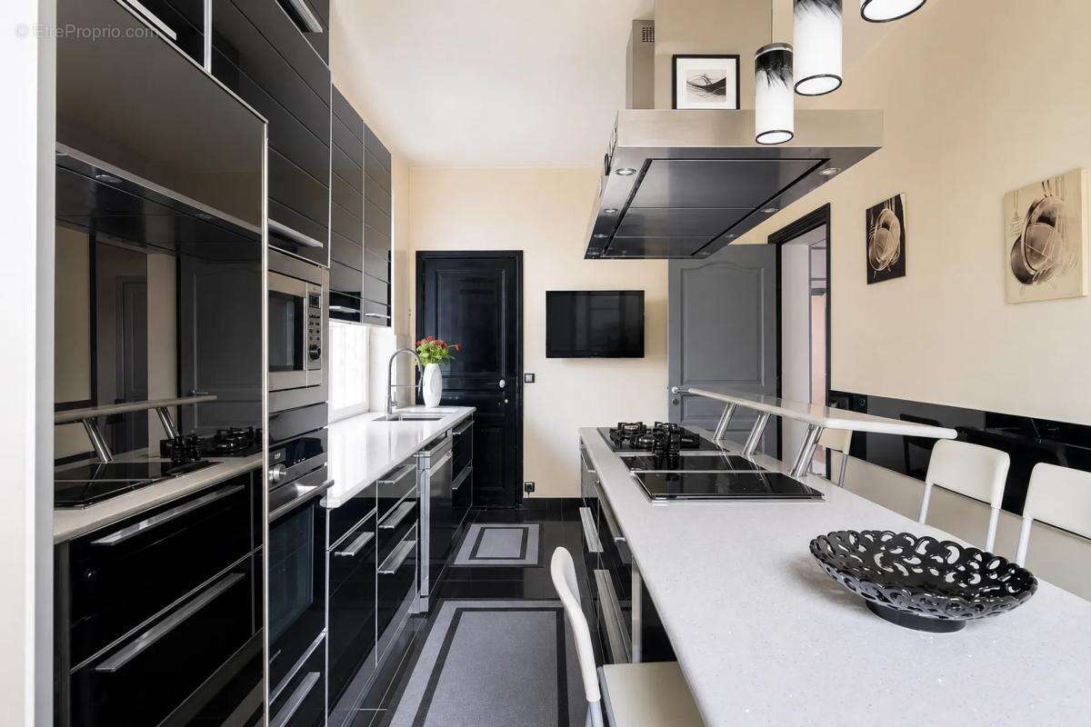 Belle maison individuelle de 250 m² sur terrain piscinable à découvrir ! - photo 16