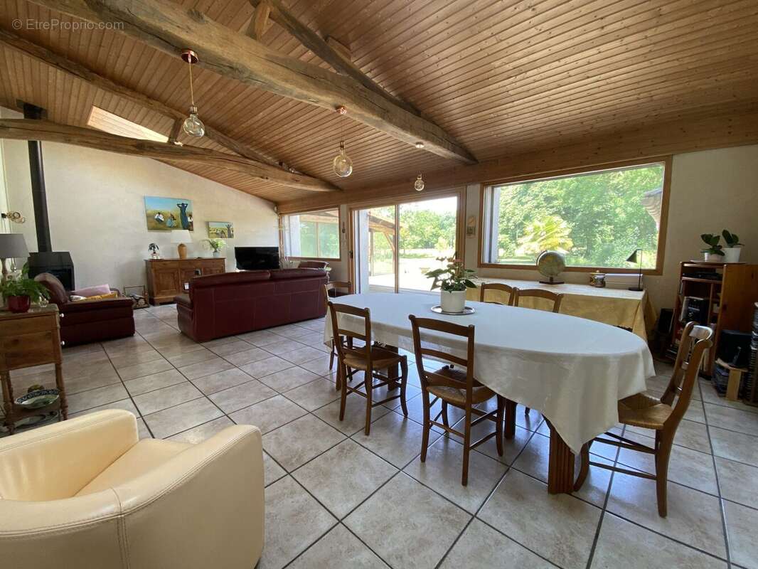 Maison à BEGROLLES-EN-MAUGES