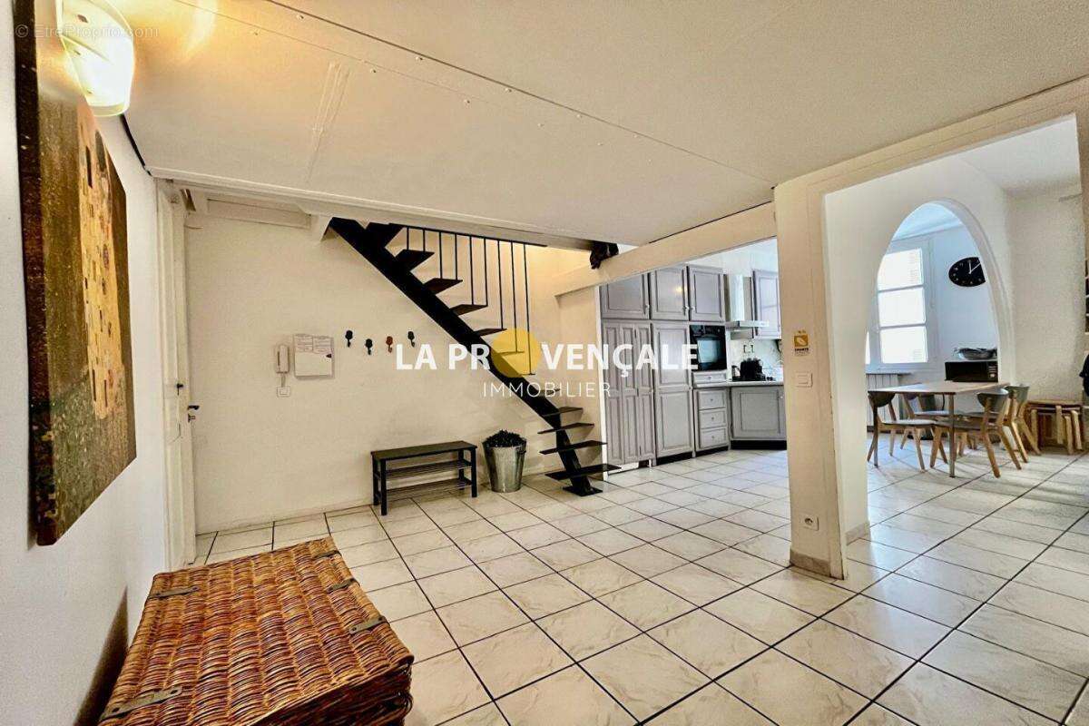 Appartement proche place de la rotonde à Aix-en-Provence - photo 4