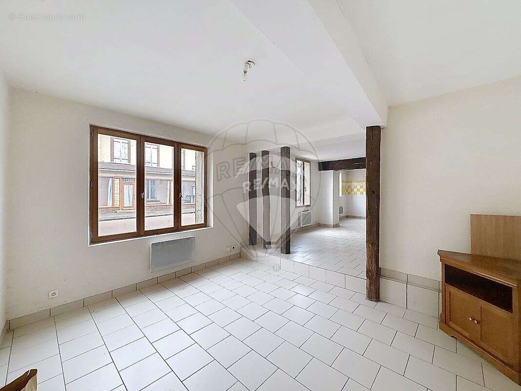 Maison à VILLENEUVE-L'ARCHEVEQUE