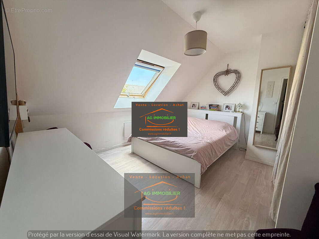 Maison à LA CHAPELLE-DU-LOU