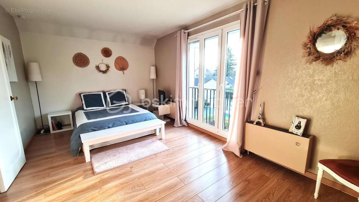 Maison à CLAYE-SOUILLY