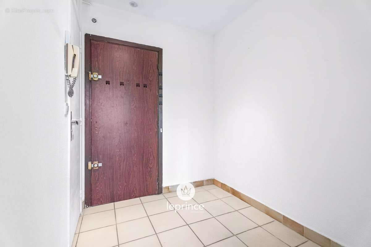 Appartement à VILLENEUVE-LOUBET
