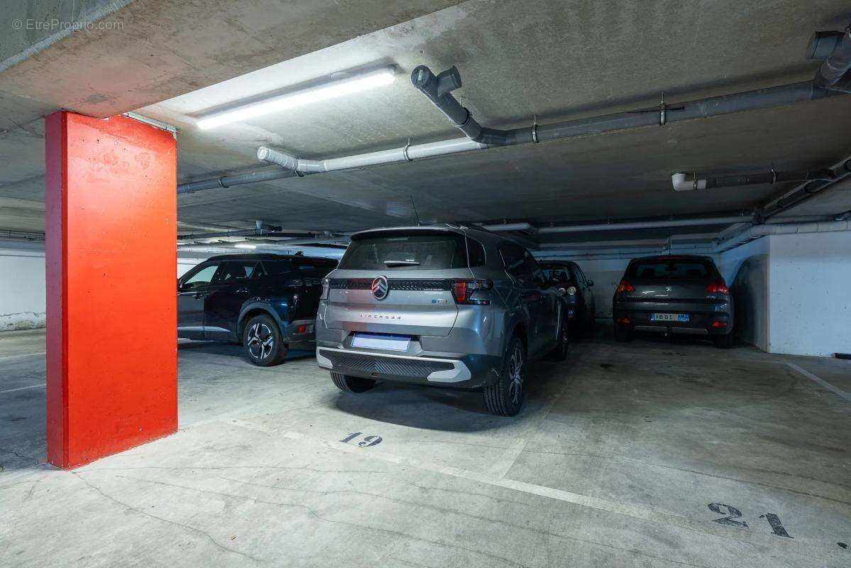 Appartement à LES PAVILLONS-SOUS-BOIS