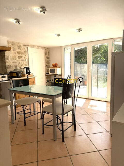 Appartement à CONTES