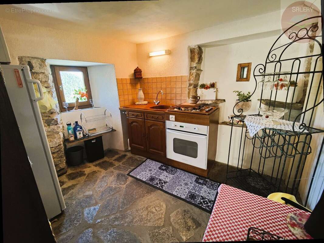 Charmante maison en pierre, terrasses ensoleillées et douceur de vivre - photo 4