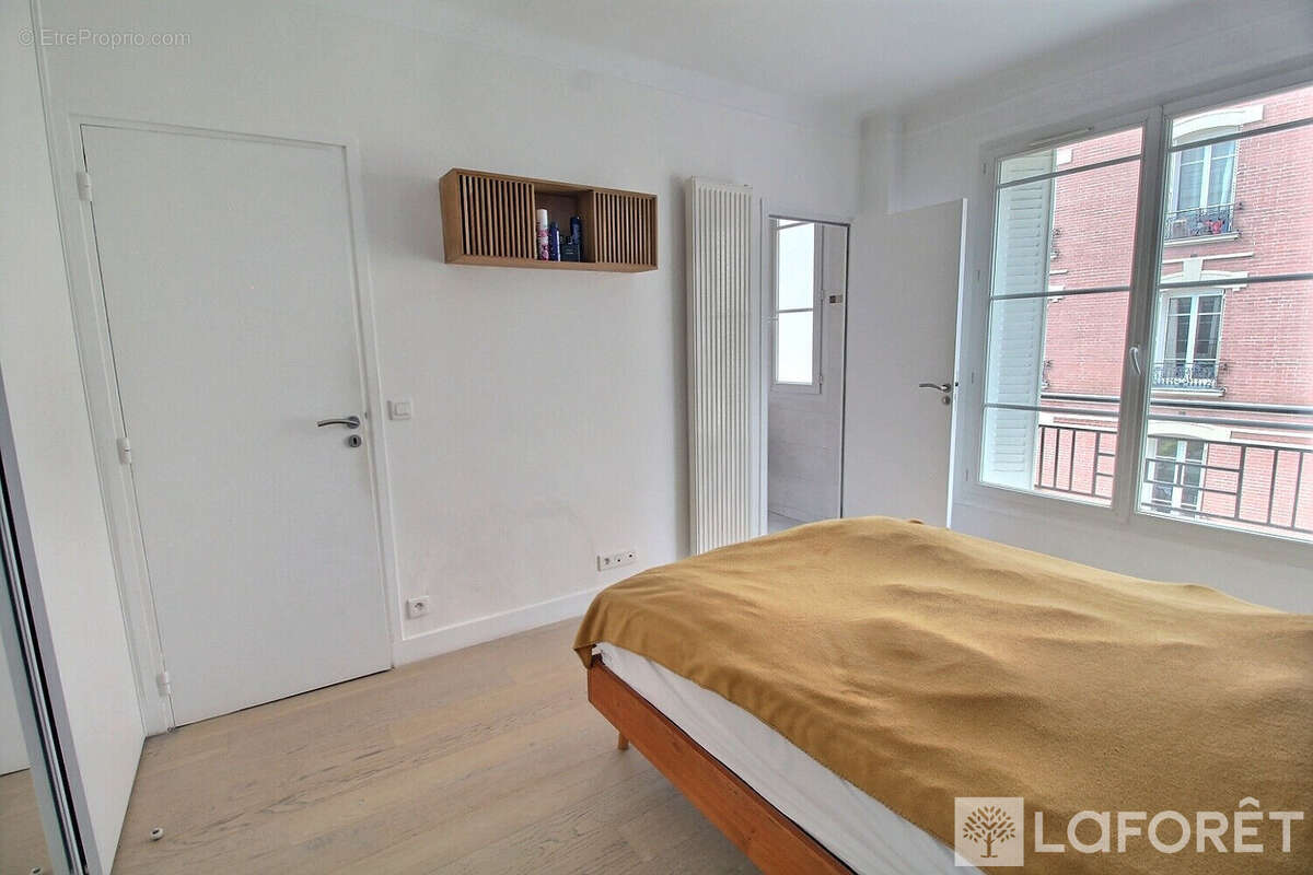 Appartement à LA GARENNE-COLOMBES