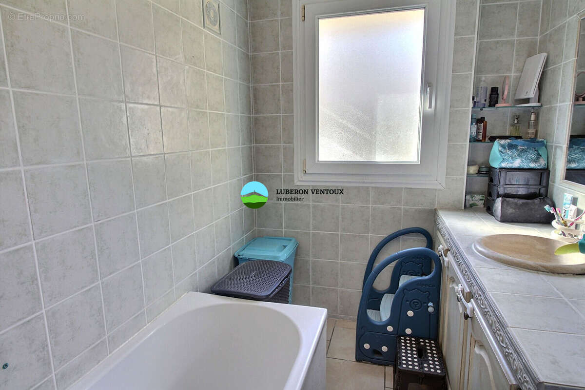Maison à Lagnes sur environ 840m²  de terrain - photo 6