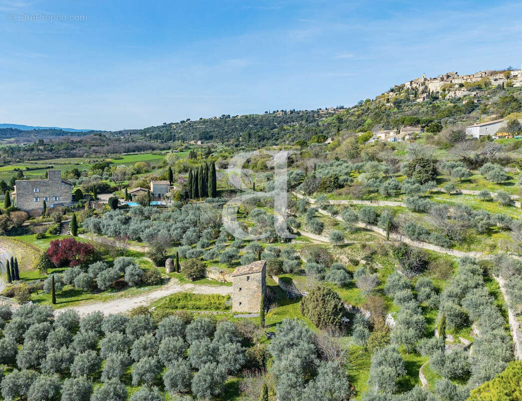 Maison à GORDES