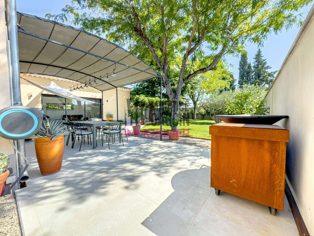 Maison à CHATEAUNEUF-DE-GADAGNE