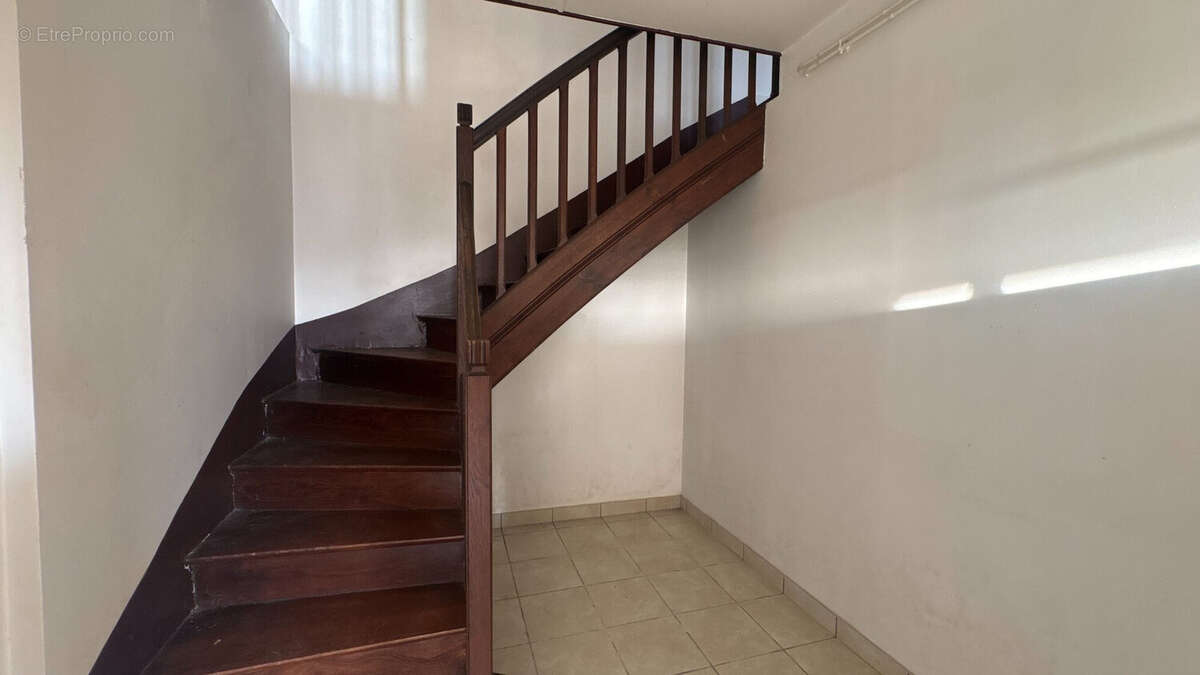 Maison 112 m² à Tralaigues  - photo 5