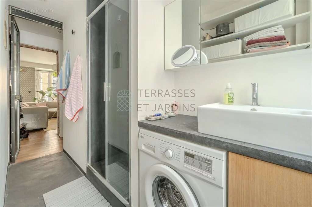 Appartement à PARIS-10E